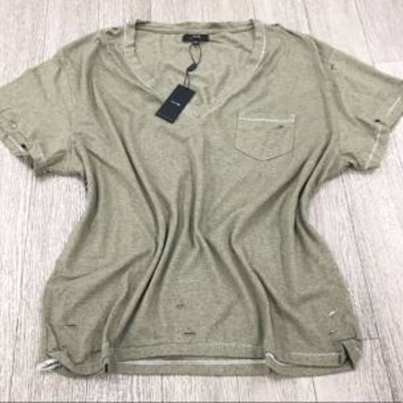 Joe's Jeans Tops - HP💝Joe’s Jeans oversized vneck tee in khaki n